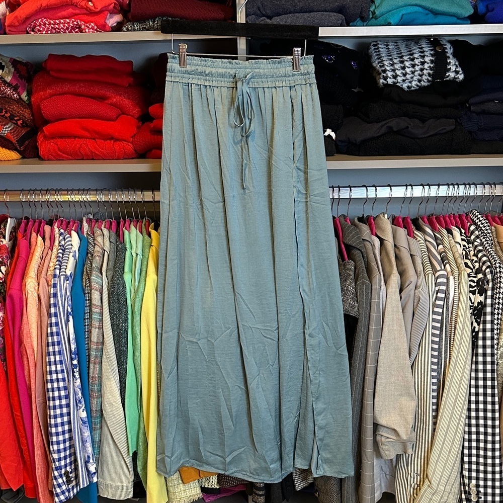 Hem & Thread blue elastic cinch waistband side slit maxi skirt size S NWT